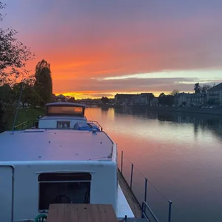 Hotel en barco Péniche à 25 Mn De Paris